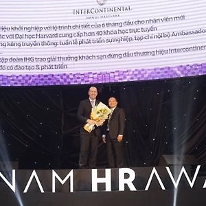 InterContinental Hanoi Westlake nhận giải tại lễ trao giải Vietnam HR Awards 2014