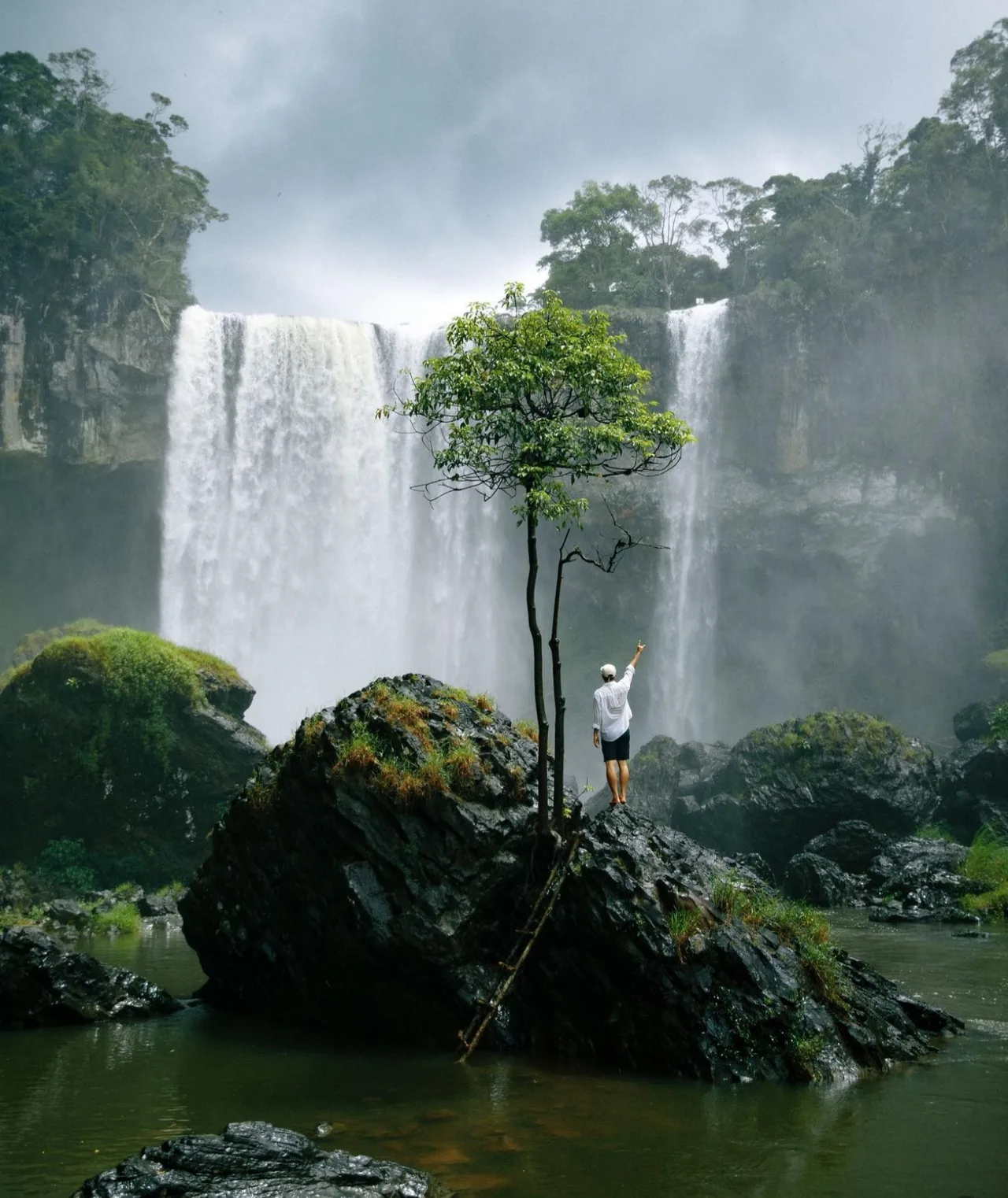Hang Én tại Việt Nam