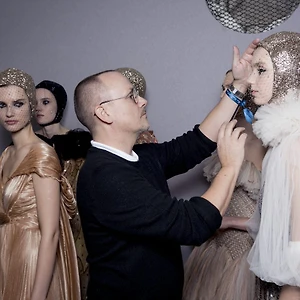 Phong cách trang điểm từ BST Dior Haute Couture Xuân Hè 2019: Quyến rũ trong giấc mơ kịch nghệ