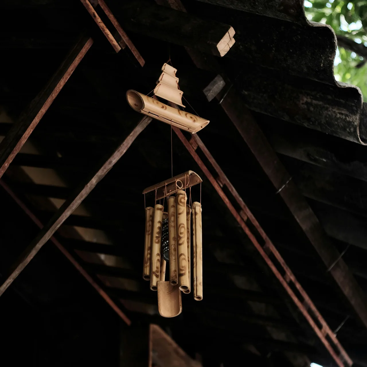 không treo chuông gió ở đầu giường trong tháng cô hồn