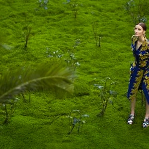 Bộ ảnh thời trang Green Land - ELLE VN