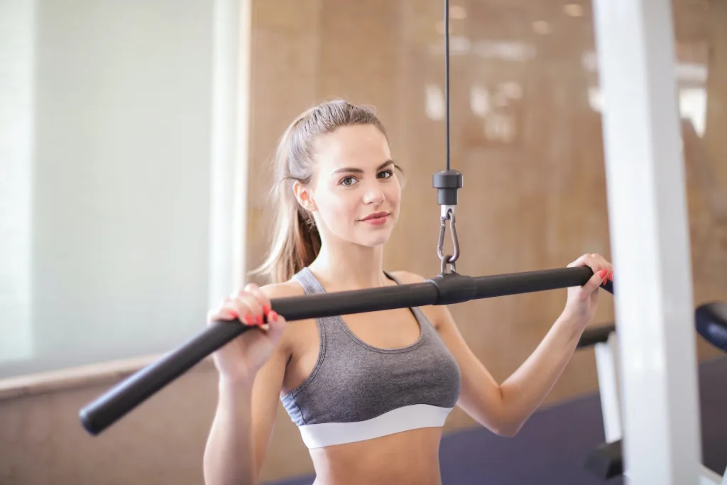 Kết hợp cùng tập tạ giúp tăng hiệu quả giảm cân. Kết hợp cùng tập tạ giúp tăng hiệu quả giảm cân.