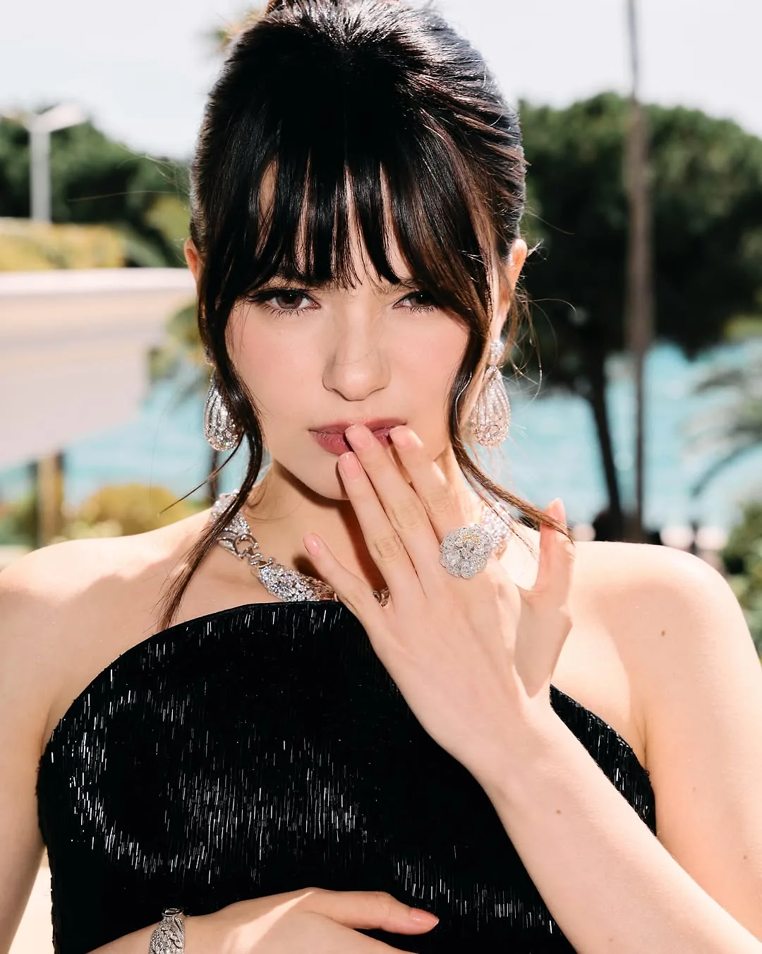 elle-sao-chau-a-tai-cannes-2026-becky-armstrong-4