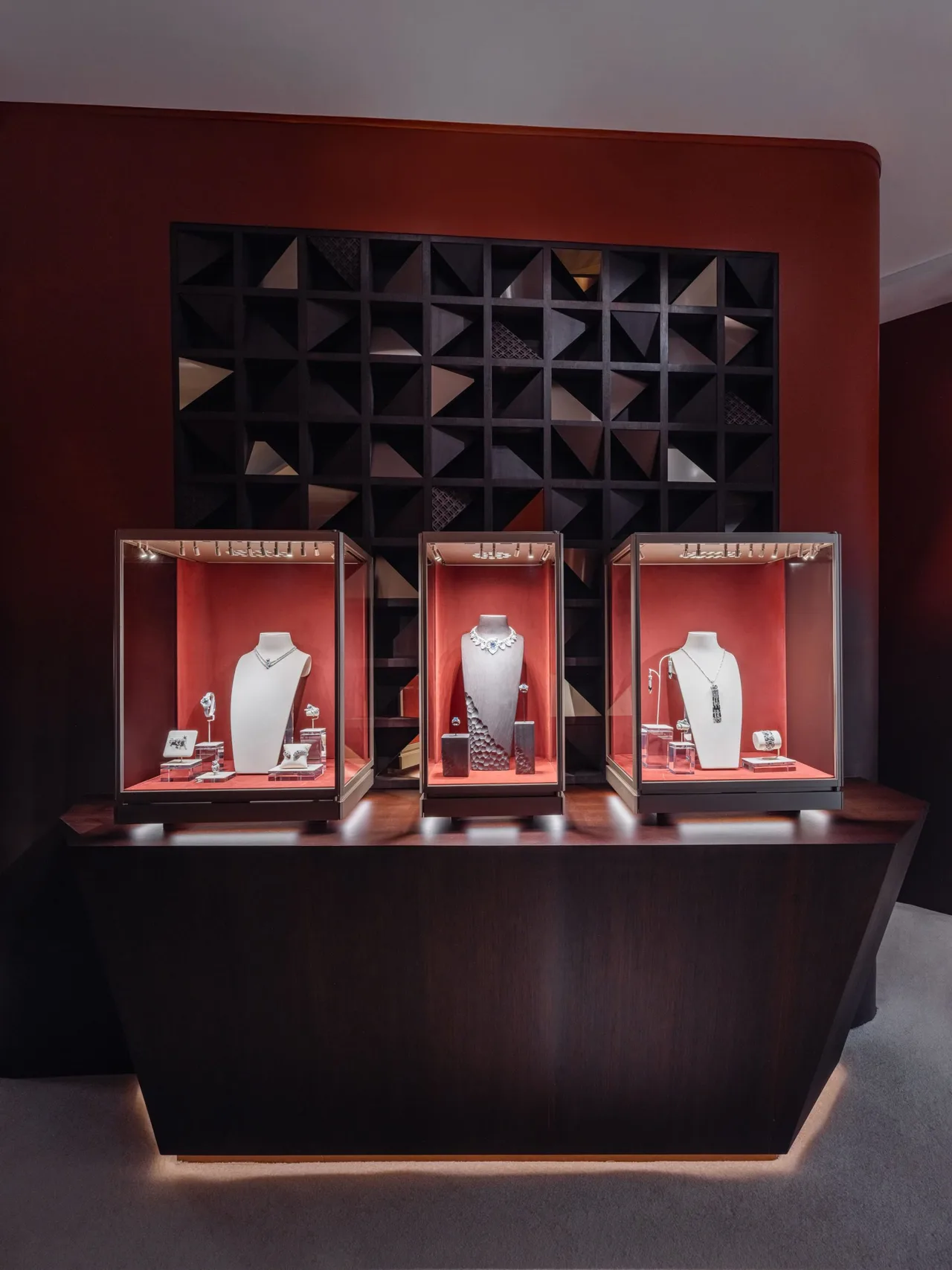 trrung bày Cartier tại singapore
