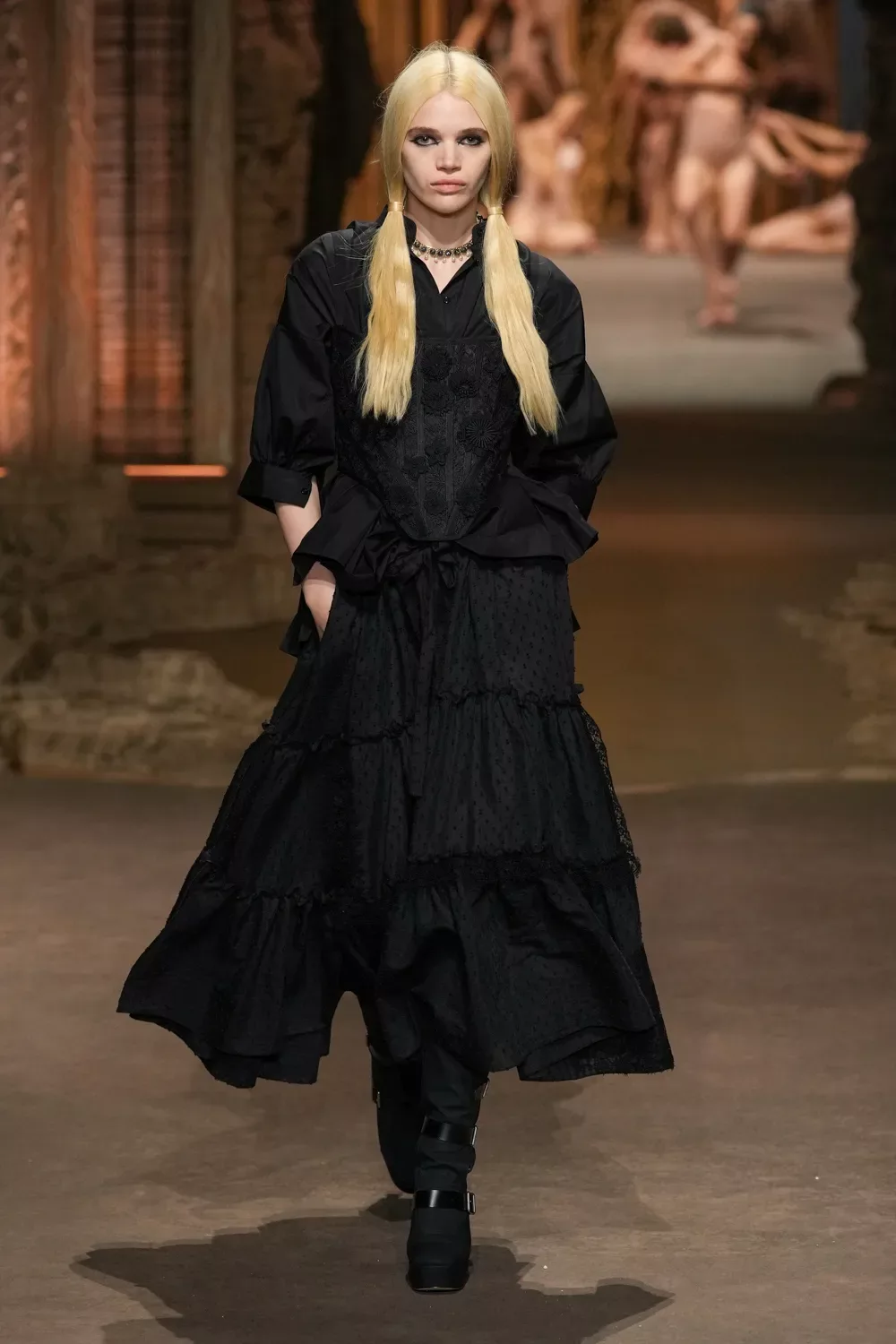 CD xuân hè 2023 look 2