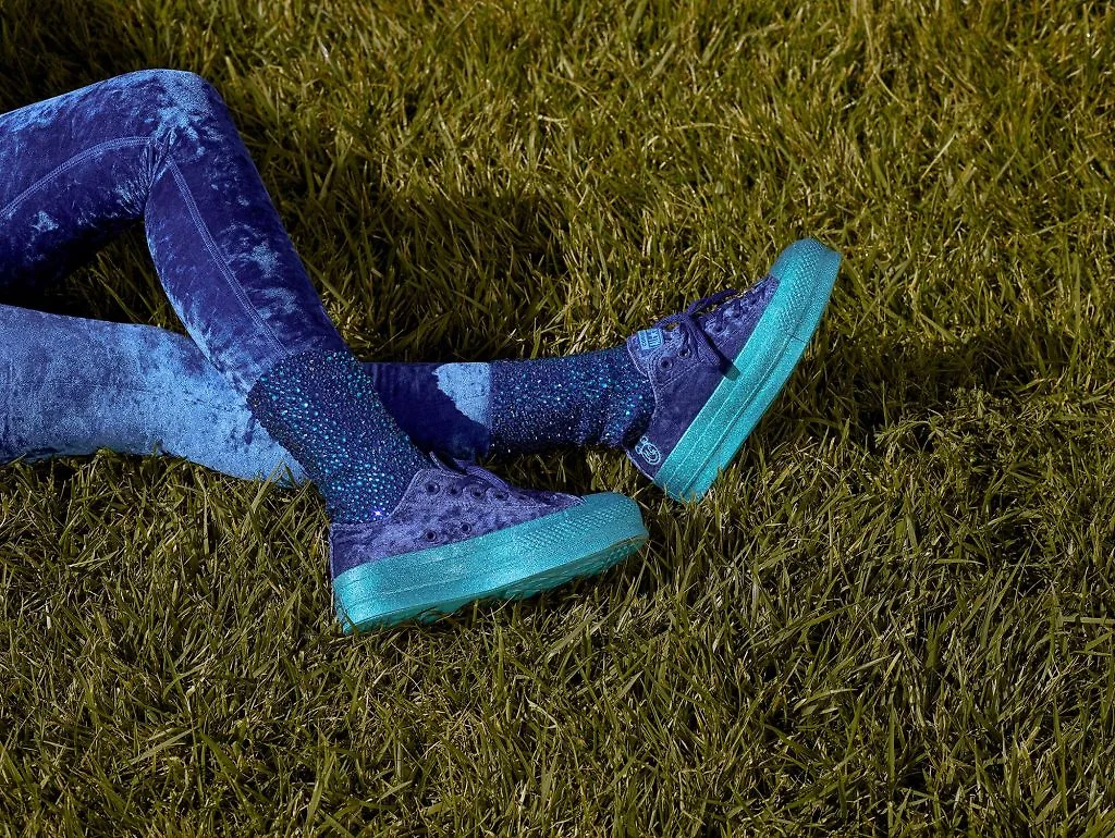 Converse bắt tay ca sĩ Miley Cyrus cho ra mắt BST Incubate trong mùa HO18 7