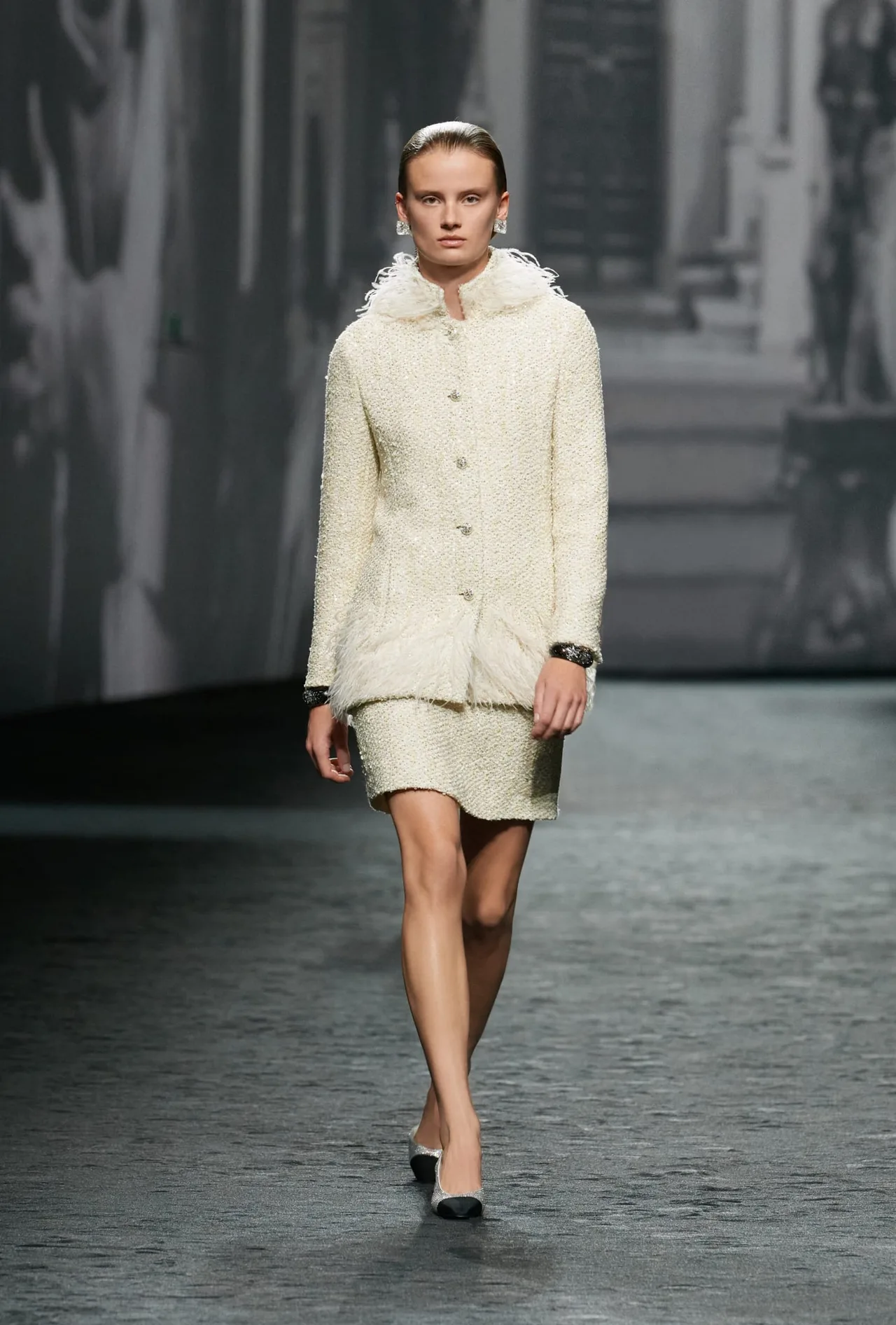 CHANEL Xuân Hè 2023 Ready to Wear look 17