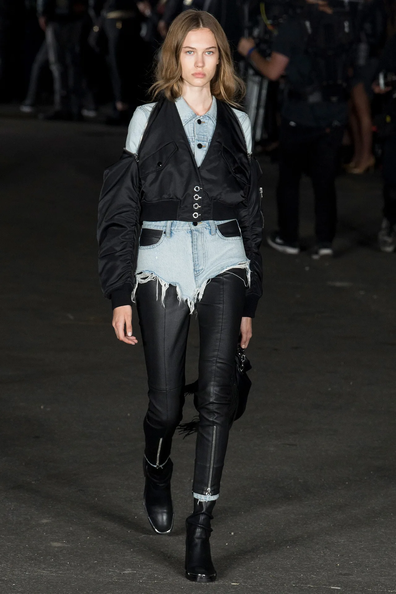5 BST nổi bật trong ngày trình diễn thứ ba của NYFW Spring 2018 5 BST nổi bật trong ngày trình diễn thứ ba của NYFW Spring 2018