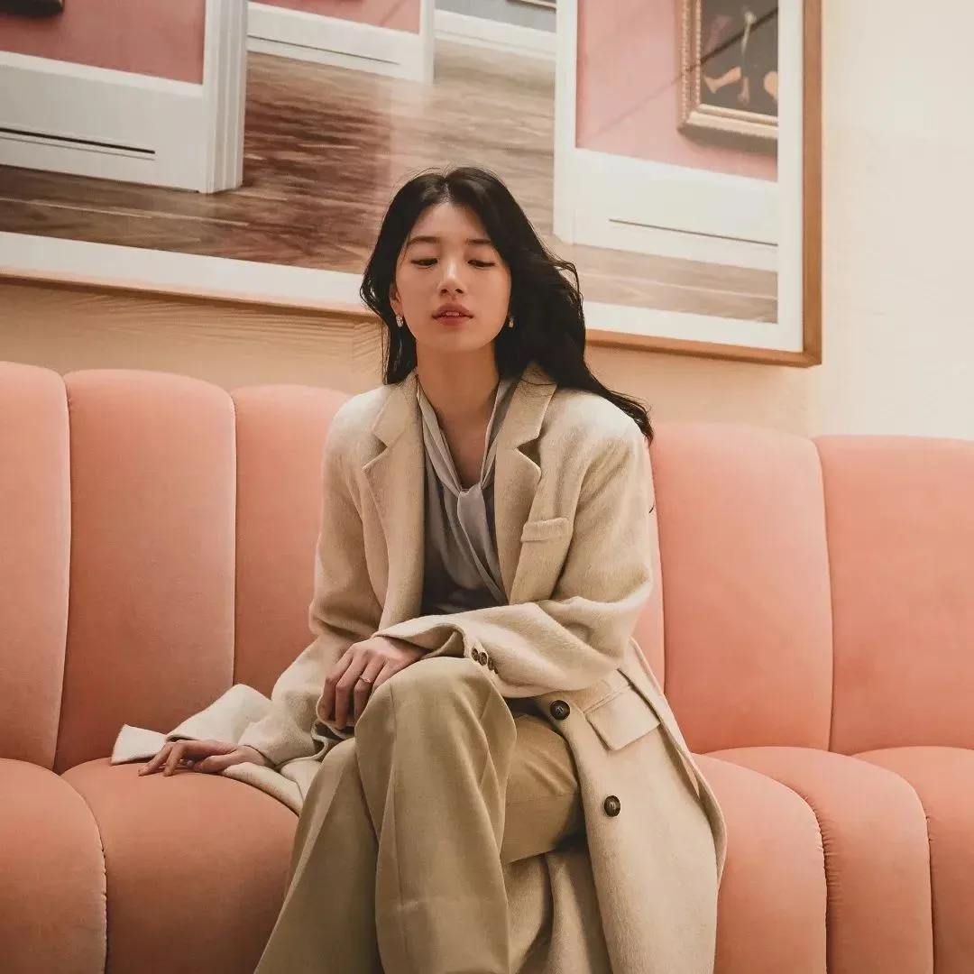 outfits của Suzy trong phim Anna