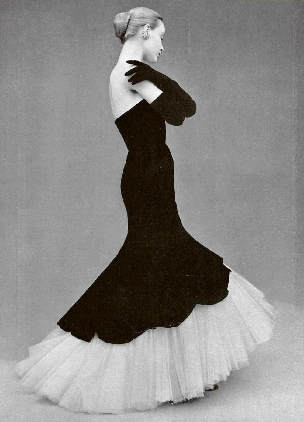 trang phục Flamenco Tây Ban Nha Balenciaga