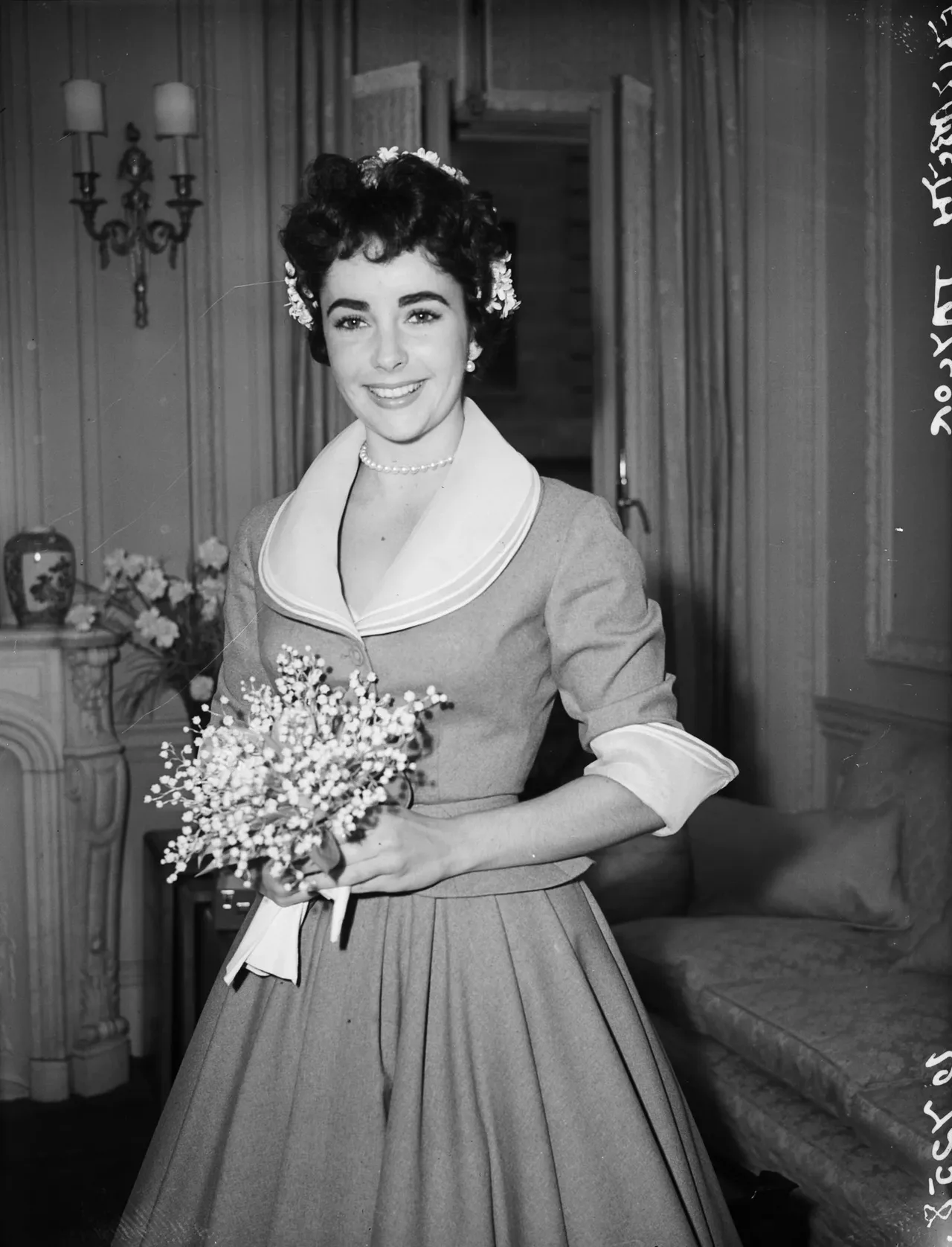ELIZABETH taylor váy cưới thứ hai do helen rose thiết kế