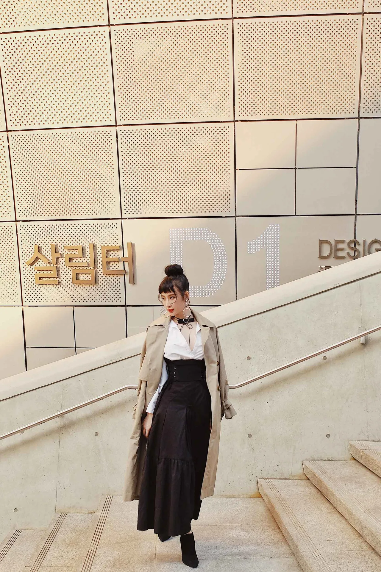 Angela-Phuong-Trinh-Ao-so-mi-IT-Girl-Coat-Dang-Hai-Yen-3