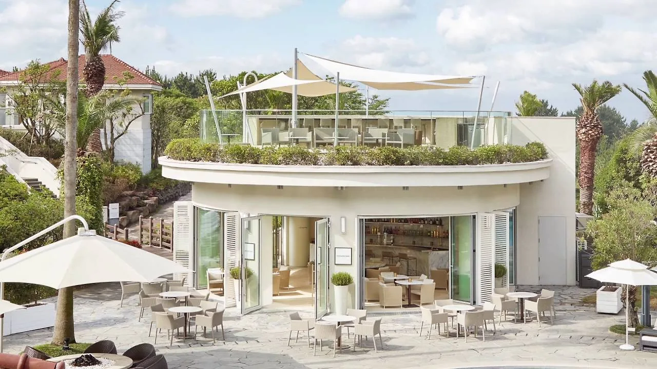 Kiến trúc của The Shilla chịu ảnh hưởng của phong cách châu Âu hiện đại, thanh lịch.