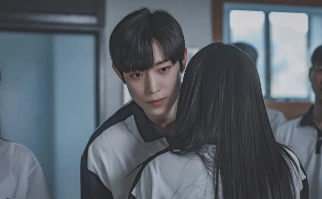 Kim Young Dae trong vai Yoon Jun Seo dear x phim hàn