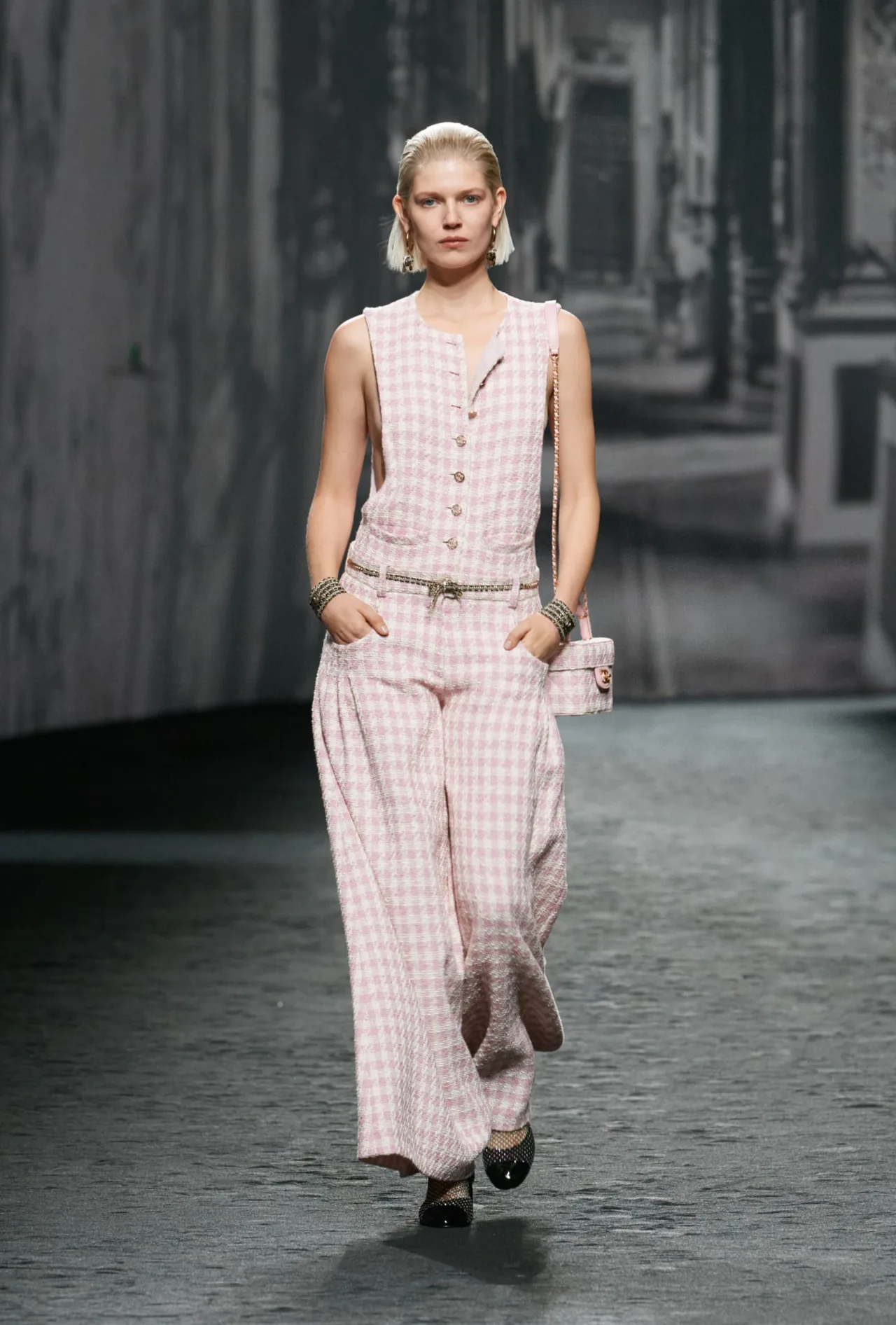 CHANEL Xuân Hè 2023 Ready to Wear look 31