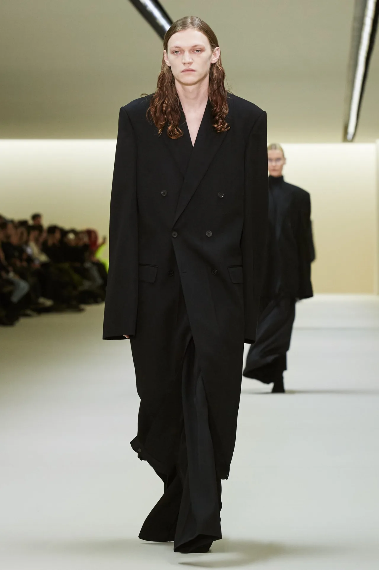 00006-balenciaga-fall-2023-ready-to-wear-credit-gorunway
