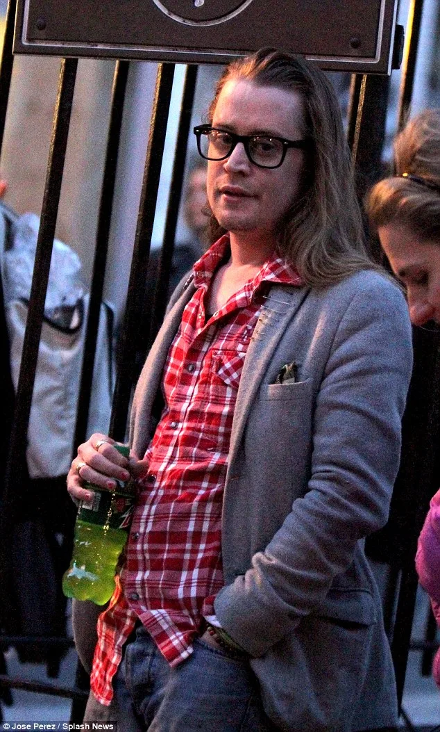 malculay culkin ngoi sao o nha mot minh - elle man 2