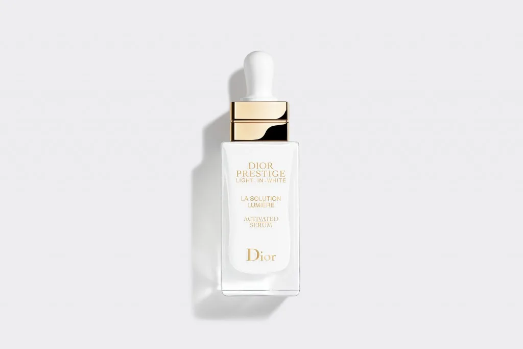 Sản phẩm làm đẹp: tinh chất Dior Prestige Light-in-white La Solution Lumière Activated Sản phẩm làm đẹp: tinh chất Dior Prestige Light-in-white La Solution Lumière Activated