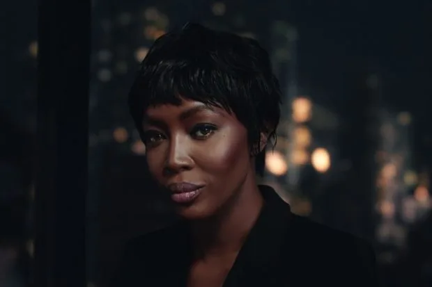 Naomi Campbell "sang chảnh" trong chiến dịch quảng bá mùa thu của H&M Naomi Campbell "sang chảnh" trong chiến dịch quảng bá mùa thu của H&M