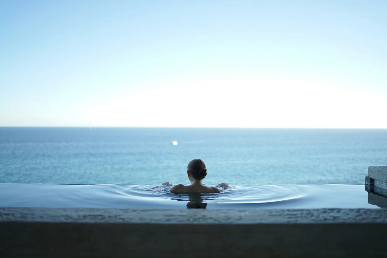 Xu hướng du lịch glowmad ưu tiên đến các địa điểm spa hay dưỡng da.