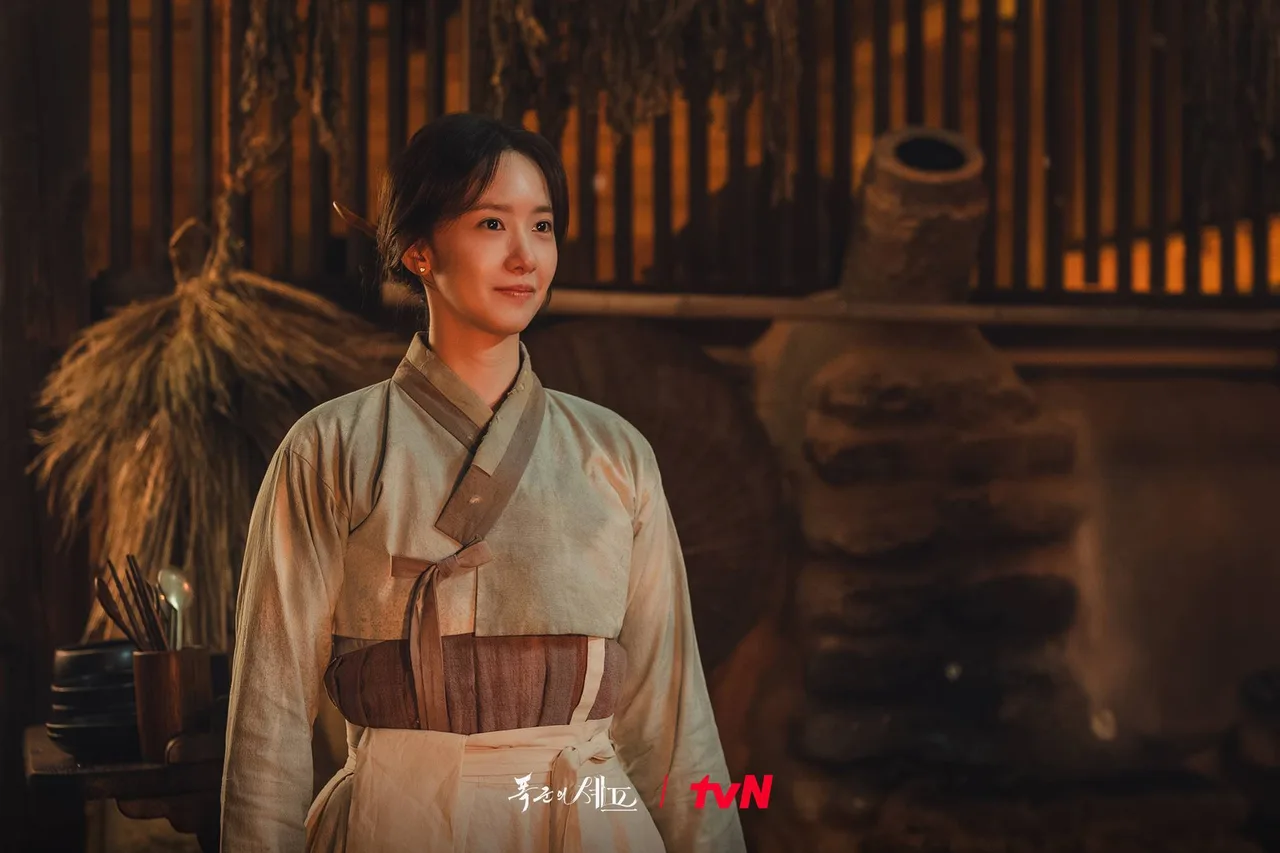 Yoona diện đồ cổ trang