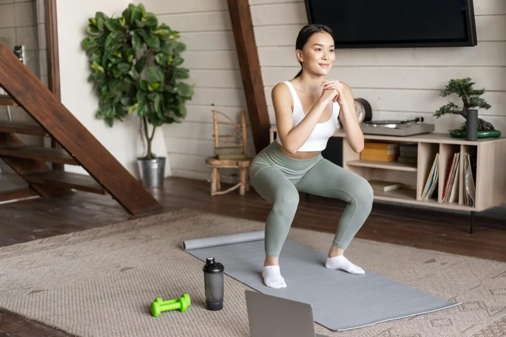 Bài tập squat giúp giảm cân. Bài tập squat giúp giảm cân.