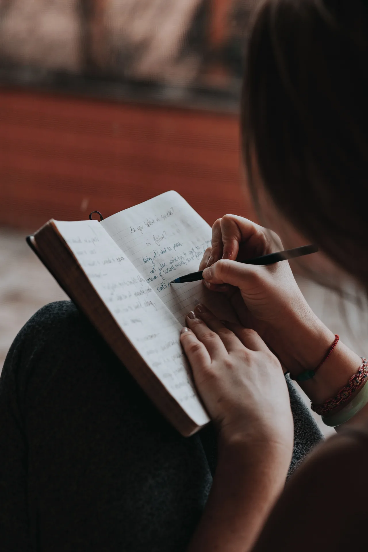 cô gái viết nhật ký