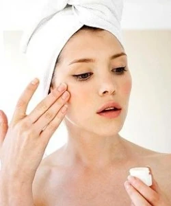 Tìm hiểu về 5 sản phẩm gel & kem trị thâm mụn
