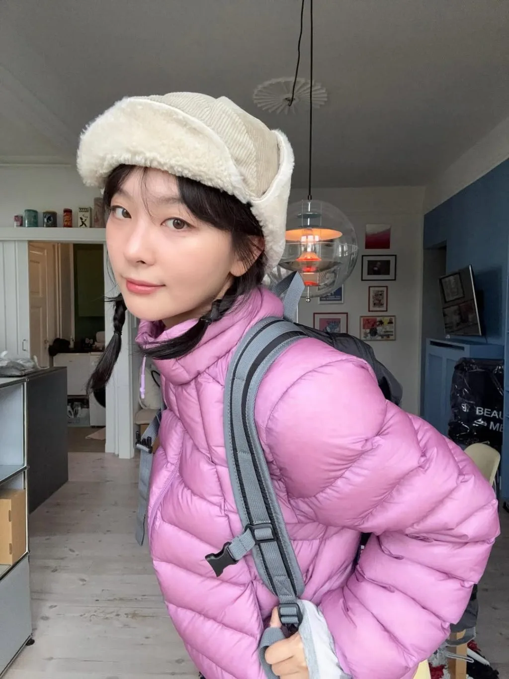 Bộ sưu tập mũ len earflap đa sắc trong mùa đông 2025.