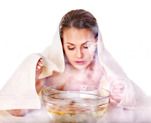 Xông hơi cho da mặt là một bước trong liệu trình chăm sóc da