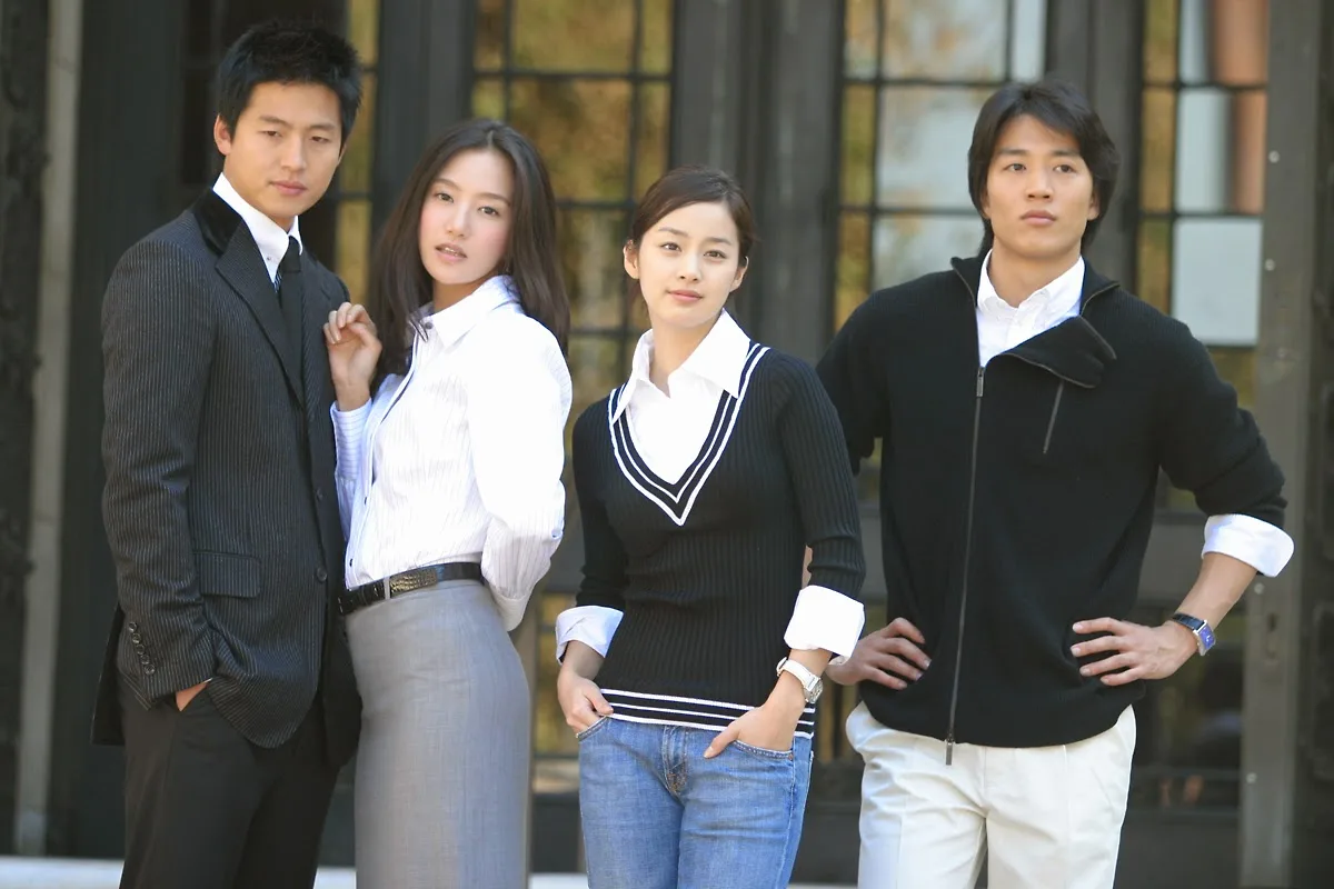 Chuyện tình Harvard là làn gió mới cho mảng phim truyền hình vào khoảng năm 2004 sau hàng loạt những mô tuýp bi kịch tình yêu đẫm nước mắt quá quen thuộc.