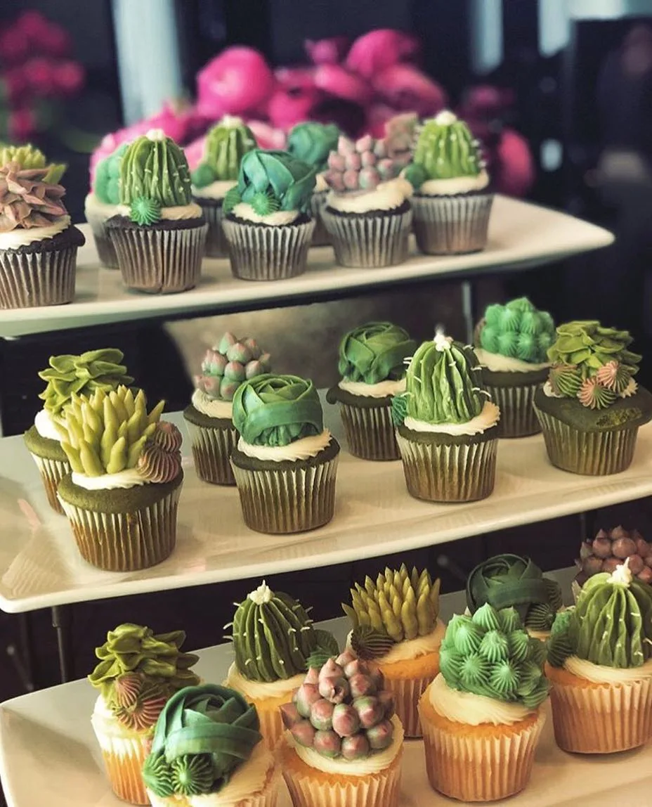 bánh kem hình xương rồng 6