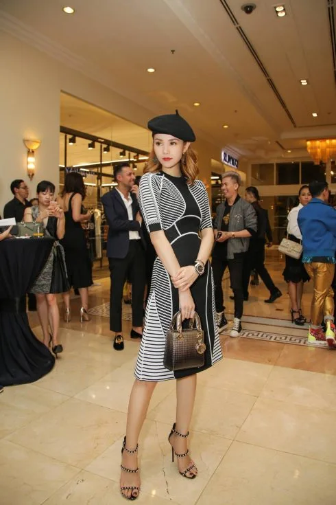 Gợi ý street style cùng giày boots cho mùa Thu-Đông 2017 từ các fashionista Việt Gợi ý street style cùng giày boots cho mùa Thu-Đông 2017 từ các fashionista Việt