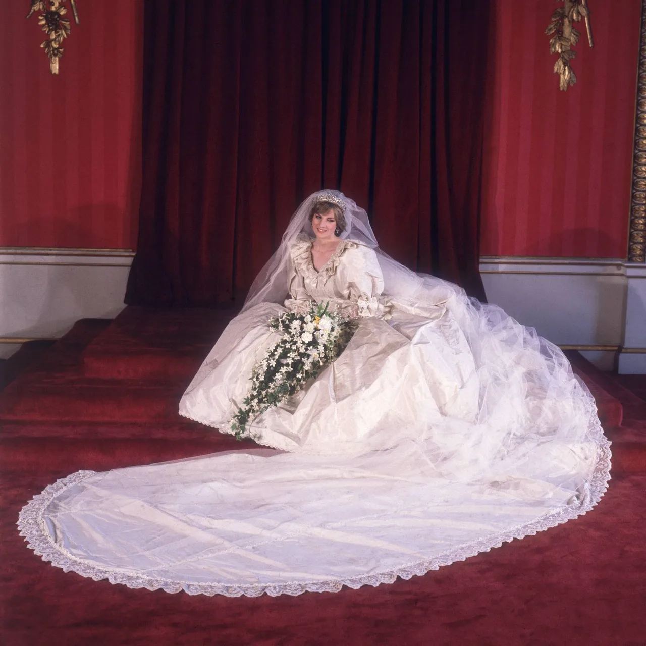 váy cưới công nương diana