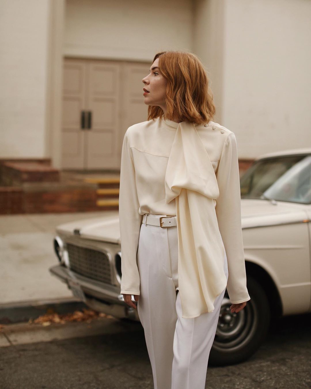Dress code formal - áo sơ mi voan cổ điển