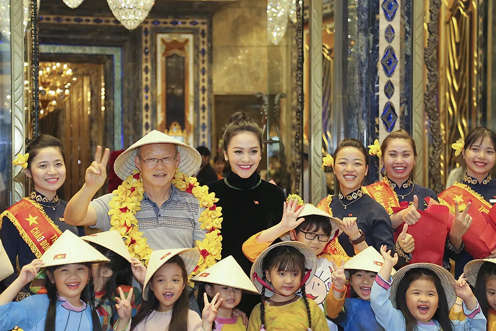 ai nu gia toc ho truong va doi tuyen u23 vietnam - elle vietnam 6