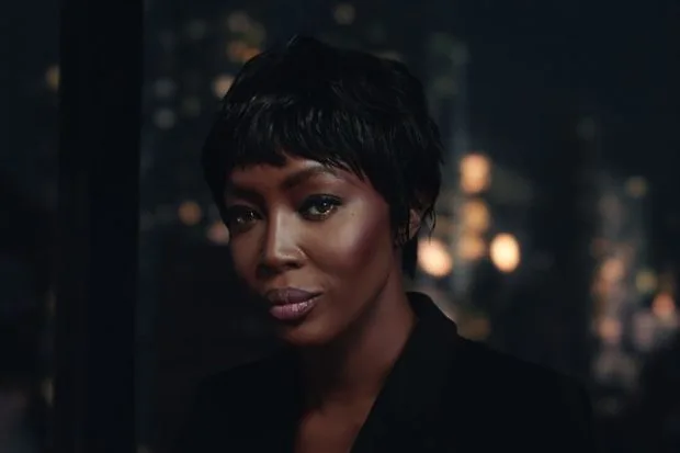 Naomi Campbell "sang chảnh" trong chiến dịch quảng bá mùa thu của H&M Naomi Campbell "sang chảnh" trong chiến dịch quảng bá mùa thu của H&M