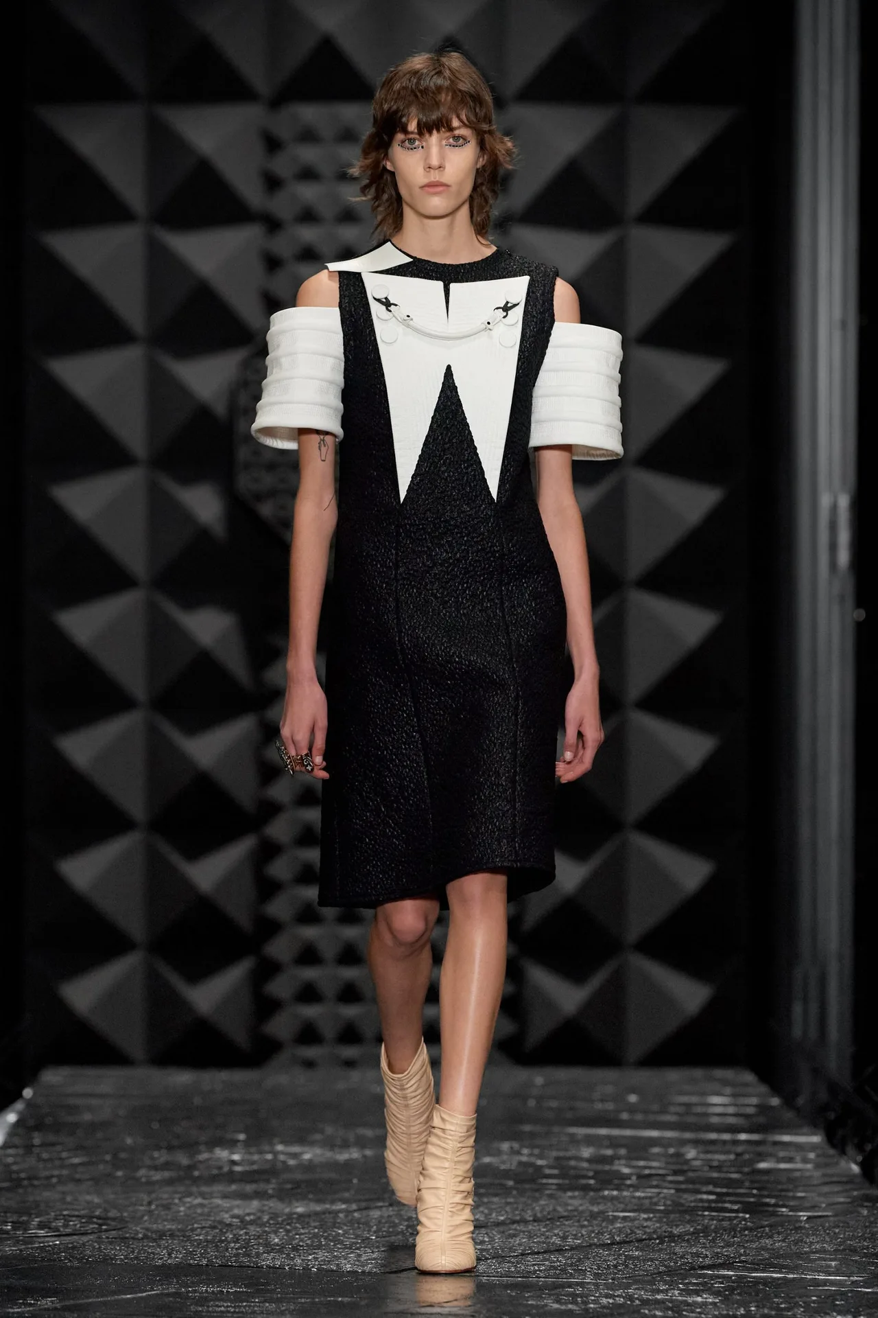 00012-louis-vuitton-fall-2023-ready-to-wear-credit-gorunway