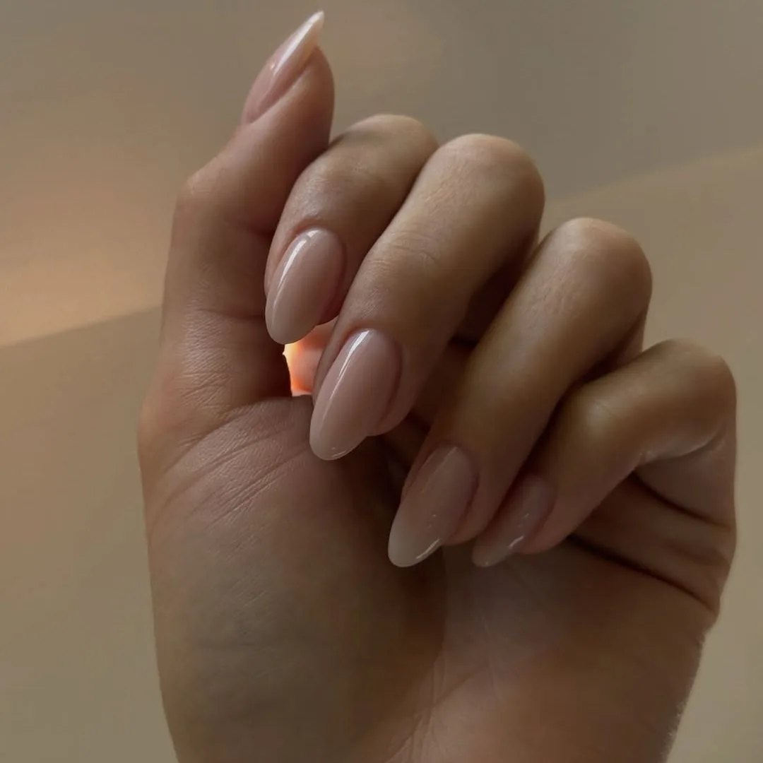 Bàn tay với bộ nails đẹp