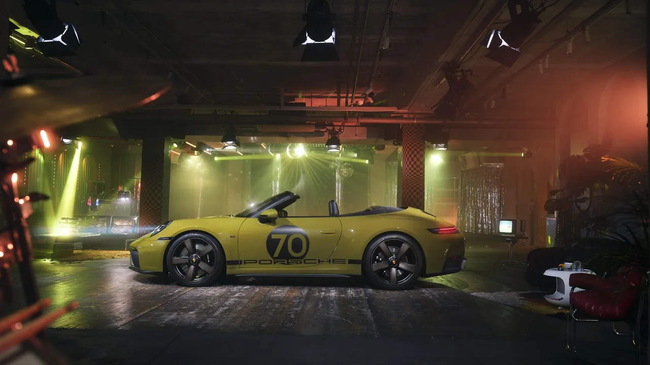 911 Spirit 70 là mẫu xe thứ ba mà Porsche hồi sinh một giai đoạn lịch sử thông qua những chi tiết thiết kế mang tính biểu tượng từ các dòng xe trước đây.