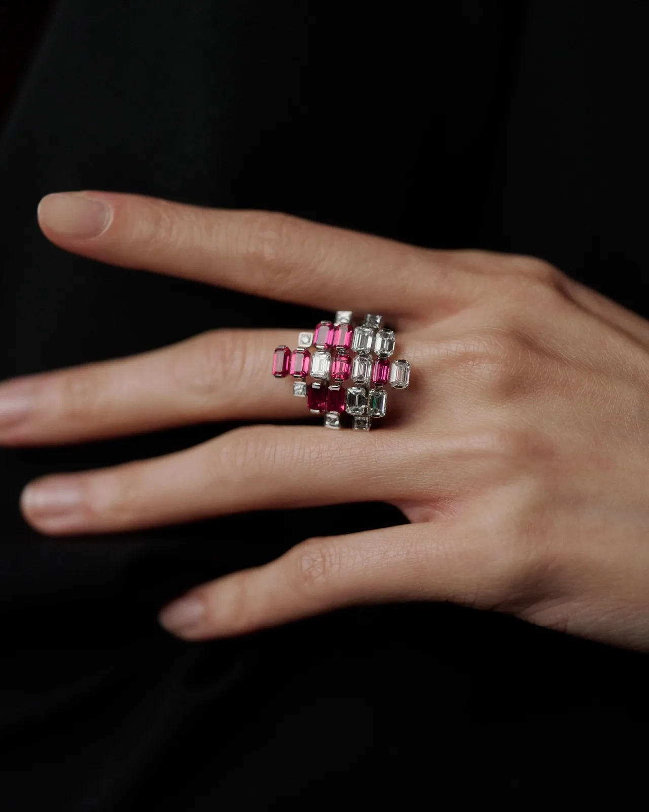 nhẫn Cartier của bộ sưu tập High Jewellery En Équilibre