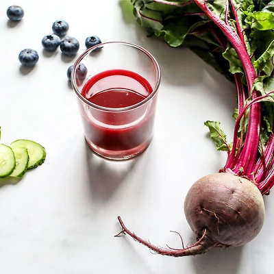 Nước ép củ dền giàu nitrat, folate và chất chống oxy hóa hỗ trợ sức khỏe phụ nữ