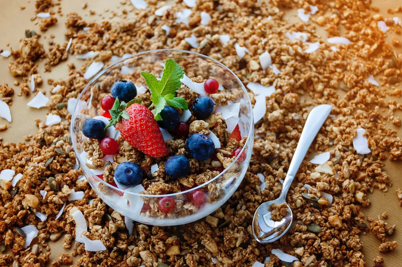 yogurt parfait hạt óc chó yogurt parfait hạt óc chó