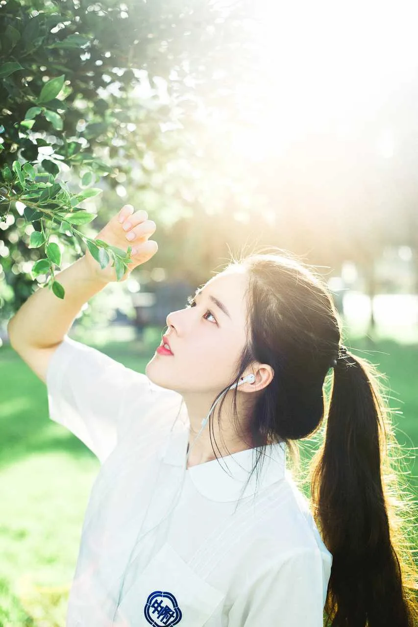 cô gái đẹp trị thâm mụn 2 cô gái đẹp trị thâm mụn 2