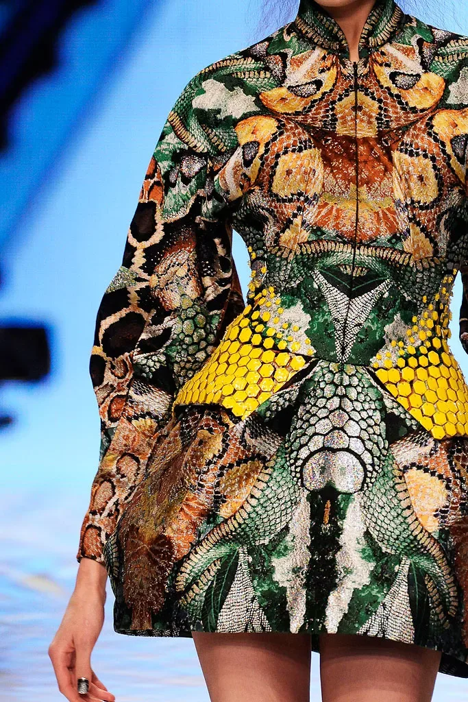 Thiết kế sequin da rắn mcqueen