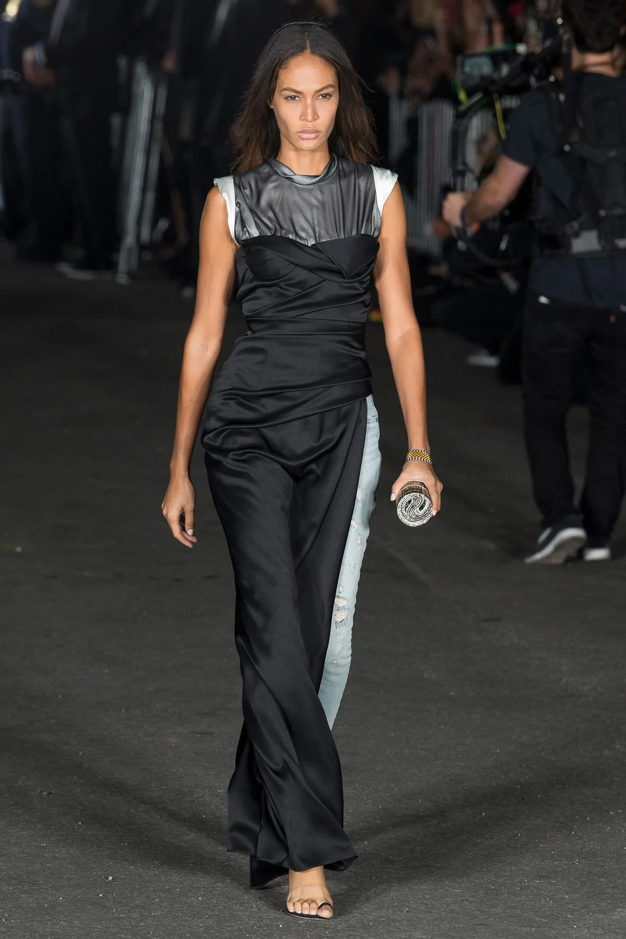 5 BST nổi bật trong ngày trình diễn thứ ba của NYFW Spring 2018 5 BST nổi bật trong ngày trình diễn thứ ba của NYFW Spring 2018