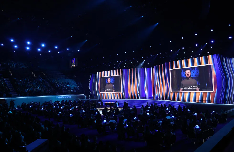 tổng thống ukraine trên màn ảnh grammy 2022