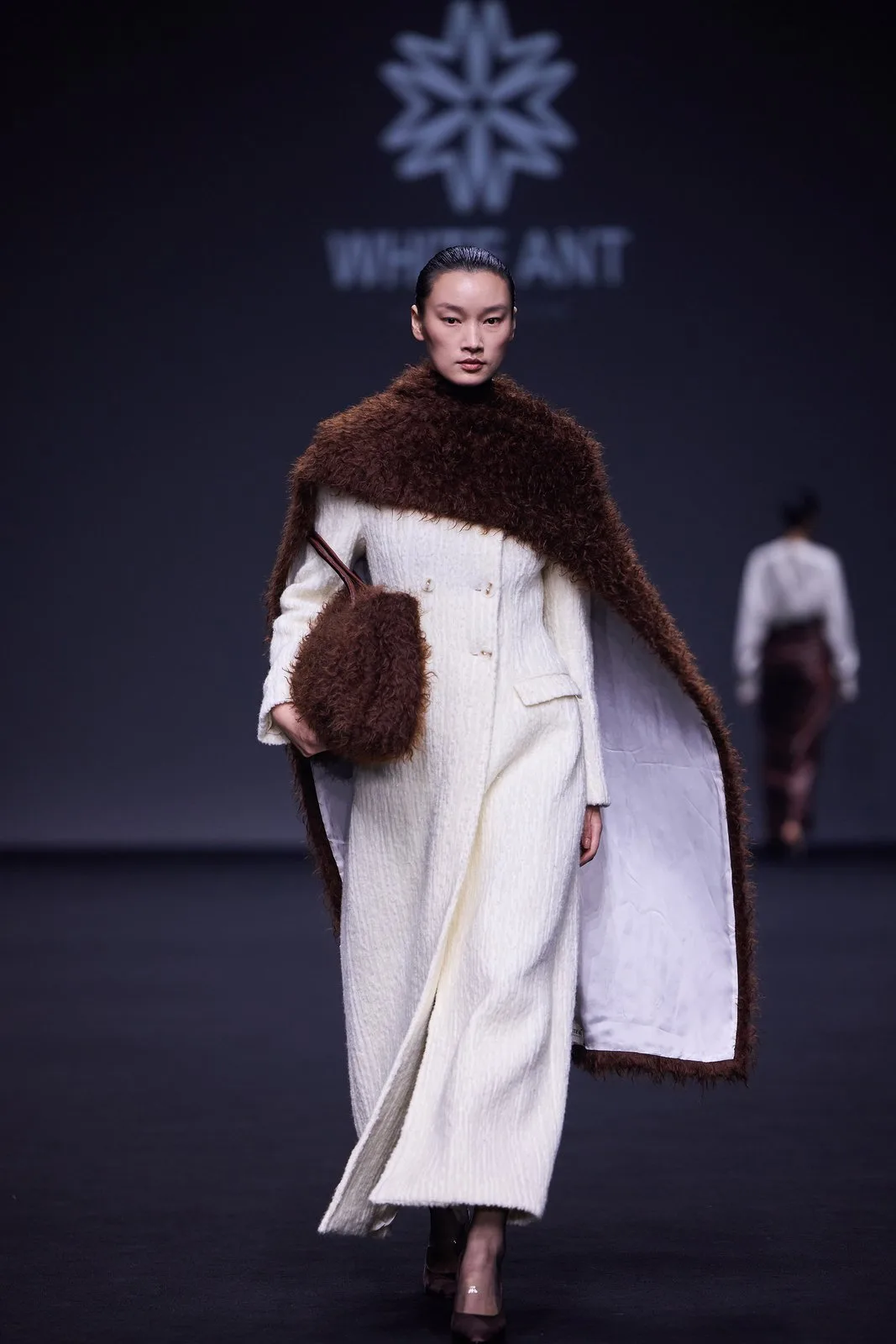 BST White Ant Thu-Đông 2026