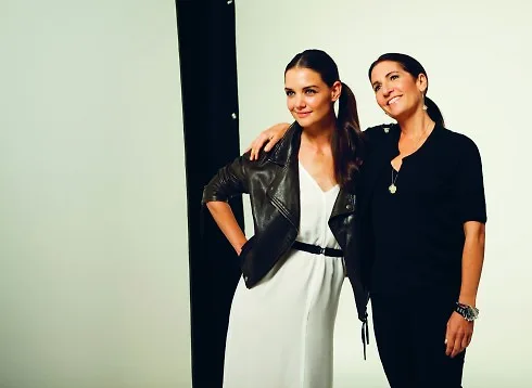 Katie cùng Bobbi Brown ở hậu trường.