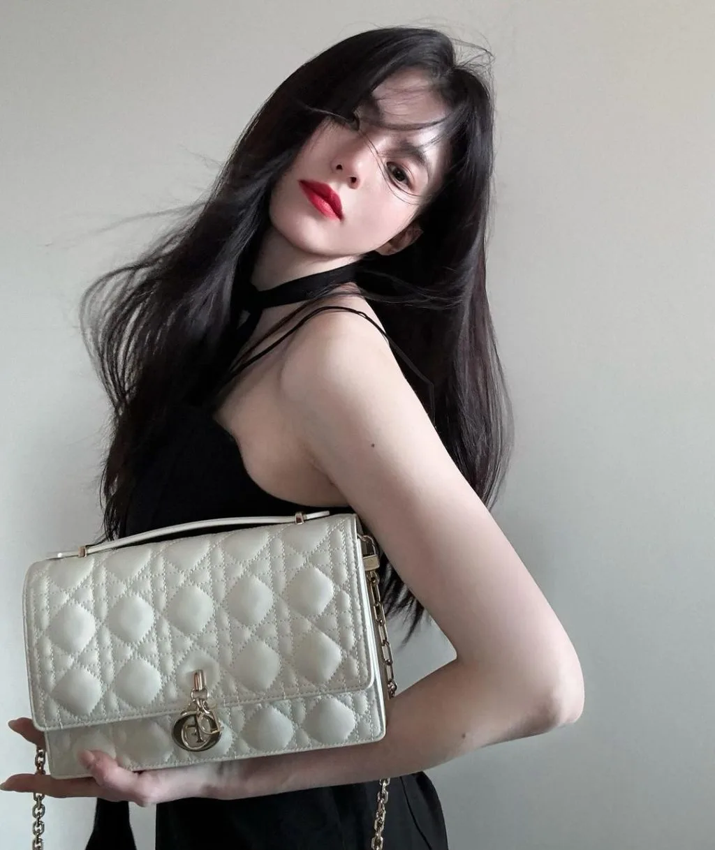 Han So Hee và những bí quyết kiến tạo nên vẻ đẹp vạn người mê han so hee chiếm trọn trái tim khán giả từ diễn xuất đến ngoại hình